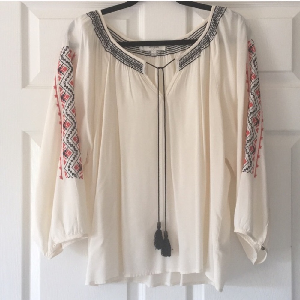 Umgee flowing embroidered cream top